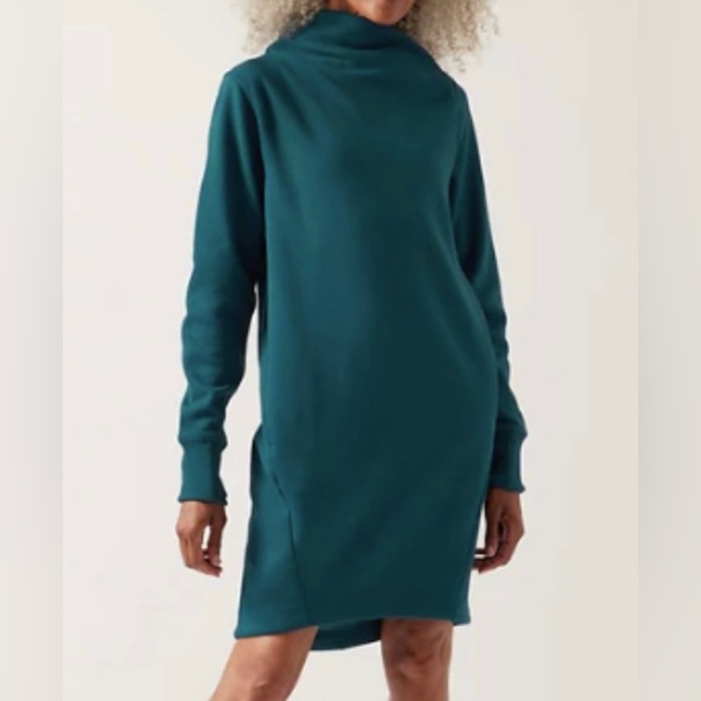 Athleta NWT Cozy Karma Mock Neck Cocoon Dress size Medium- Dark Sardina Blue